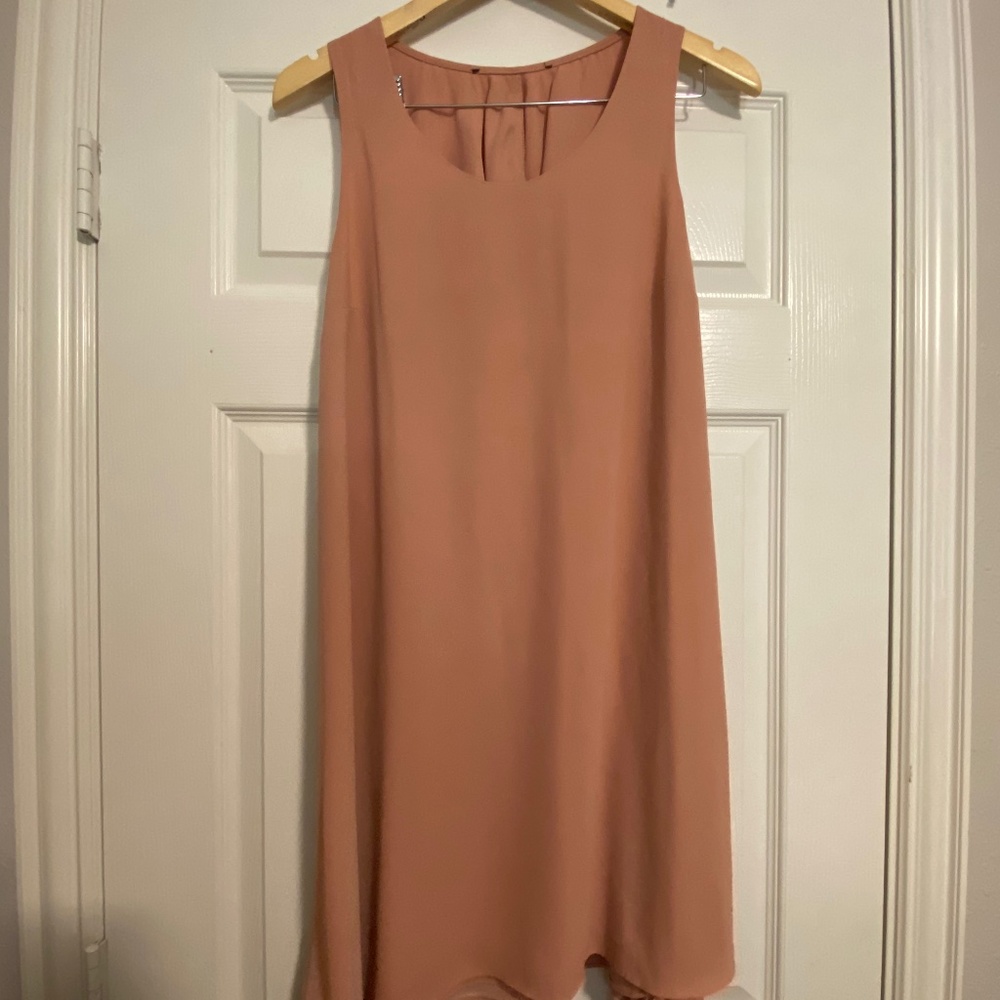 Backless dress